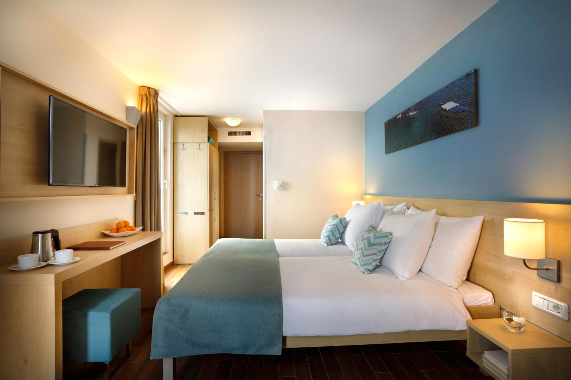 Valamar Bellevue Resort Rabac Rum bild