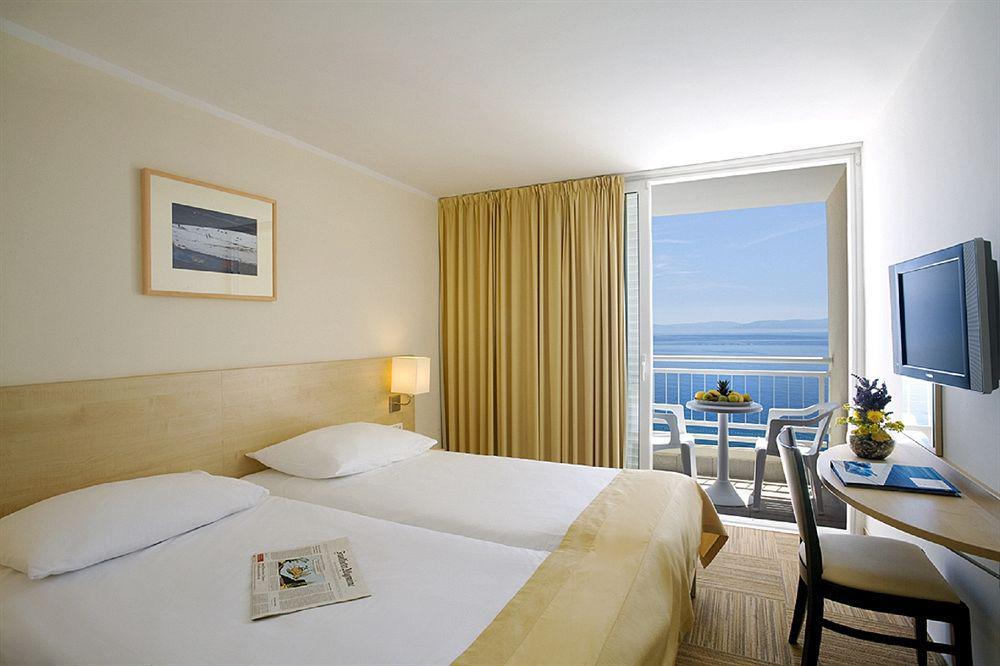 Valamar Bellevue Resort Rabac Rum bild